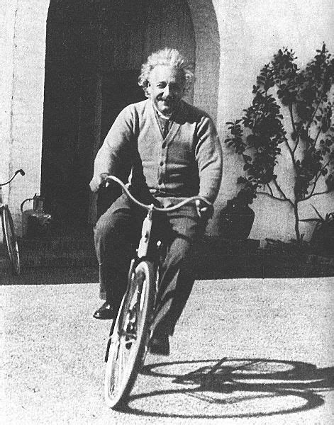 11•05•2011 Albert Einstein Poster Photo Velo Bike Photo Velo Retro