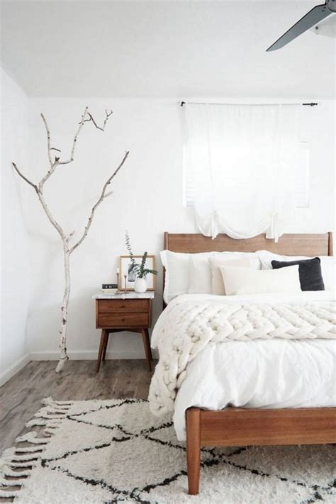 I love grey and white bedroom decor. Scandi style - A complete style guide to the achieve the ...