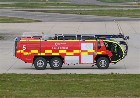 A Complete Guide To Airport Fire Trucks Airportnerd
