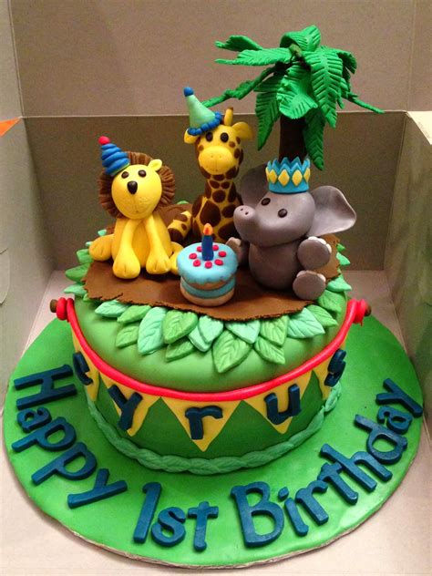 The first birthday party is an exceptional occasion, maybe not grand per se, but definitely different. Joyce Gourmet: Baby Animals for Cyrus' First Birthday Cake