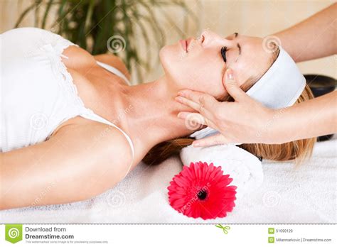 Head Massage At The Spa Center Stock Image Image Of Massage Beauty