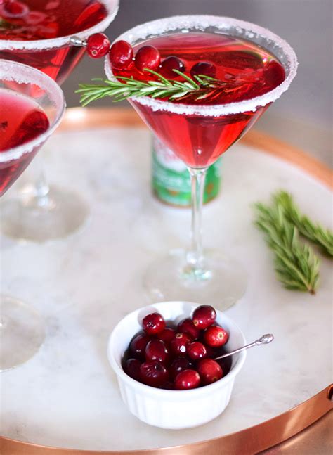 To prepare it you will need it is worth noting that this cocktail is often prepared with champagne and vodka or with champagne and gin. EASY HOLIDAY COCKTAIL RECIPE | Sophisticated Whimsy