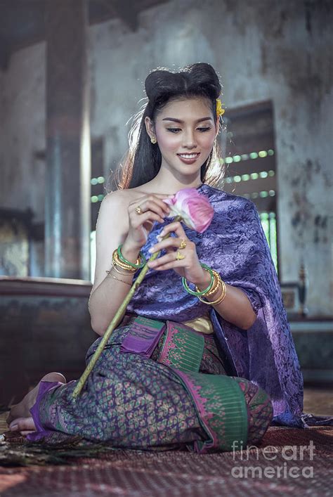 Traditional Thai Women
