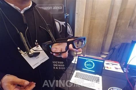 Mwc 2018 Vuzix Introduced Ultralight Smart Glasses Blade Equipped