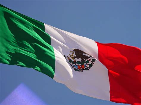 Enjoy mexican flag wallpapers for android, ios, macox, linux, windows and any others gadget or pc. mexico flag wallpaper
