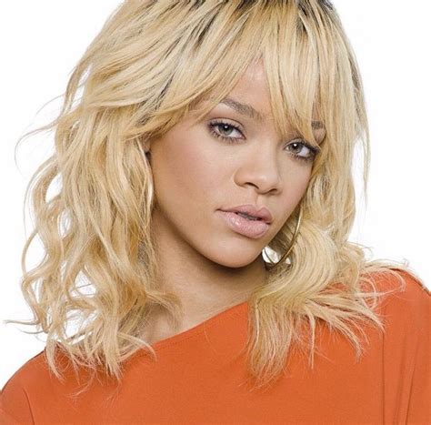 Loved Her Blonde Hair💗💗 Rihanna Rihanna Blonde Hair Rihanna Blonde Blonde Fringe