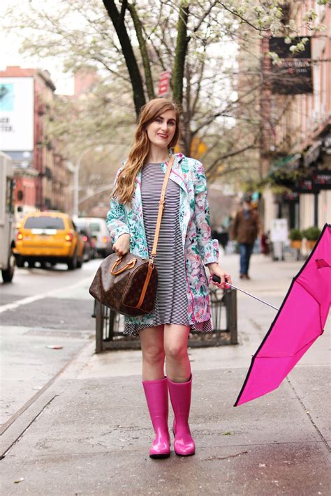 10 rainy day outfit ideas to inspire you. rainy-day-fashion - A Byers Guide