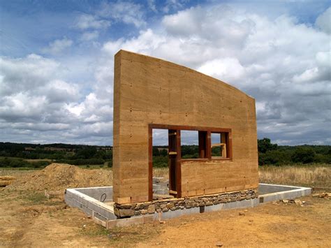 Des procédés de construction variés. Maison terre et paille_ 06 - Atelier Architecture verte