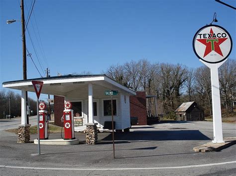 Old Texaco Gas Station Northeat Ga Old Gas Stations Vintage Gas