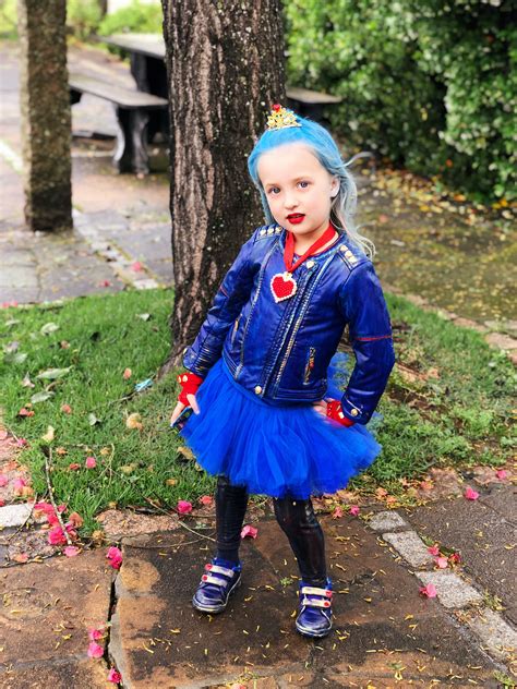 Diy carlos son of cruela de vil from descendants 2 costume. Evie Descendants in 2020 | Evie halloween costume, Evie costume, Descendants costumes