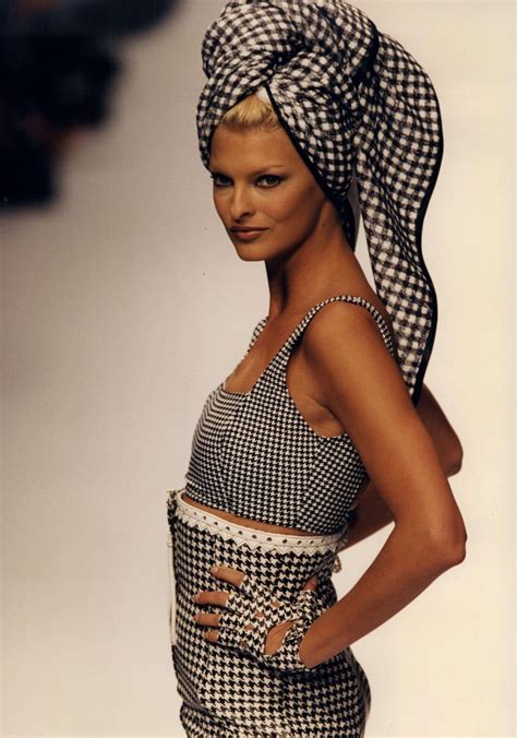 Linda Evangelista Thierry Mugler Runway 90s Bing Christian Dior