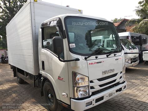 Foto depan Isuzu Elf NLR 55 TlX truk long chasis engkel | PT. Astra