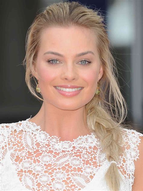 Margot Robbies Best Hair Moments From Trendy Cuts To ‘barbie Inspired ‘dos