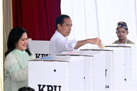 Sekretariat Kabinet Republik Indonesia Presiden Jokowi Dan Ibu Iriana