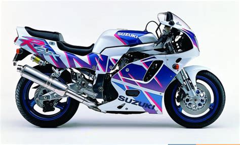 The redesigned engine reverted to the original long stroke (70 x. 1991 Suzuki GSX-R 750 - Moto.ZombDrive.COM