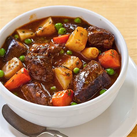 Masukkan krecek, garam, dan gula. Resep Cara Membuat Semur Daging Sapi Empuk dan Enak ...