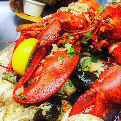 The white is creamy, thick and bursting with ingredients. Menu - Popei's Clam Bar