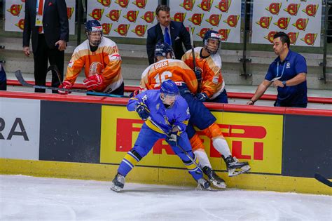 Berikut link live streaming pertandingan grup c euro 2020 antara belanda vs ukraina yang akan digelar di johan link live streaming pertandingan antara belanda vs ukraina (euforia eropa 2020). IIHF - Gallery: Netherlands vs. Ukraine - 2019 IIHF Ice Hockey World Championship Division I Group B