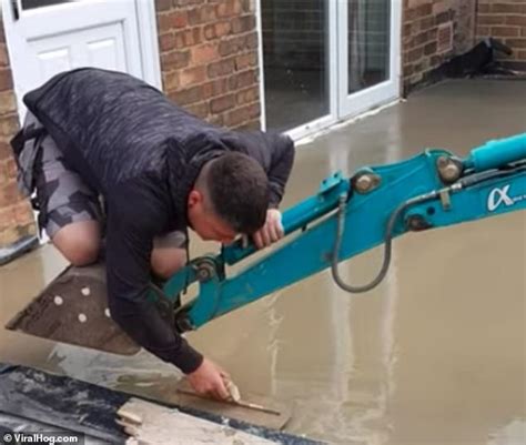 Builder finds ingenious way to level concrete | Daily Mail Online