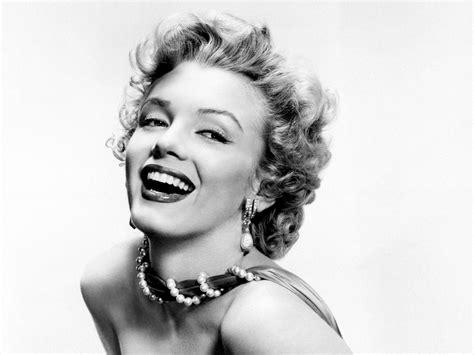 News about marilyn monroe, including commentary and archival articles published in the new york times. 40 Groovy Marilyn Monroe Pictures | CreativeFan
