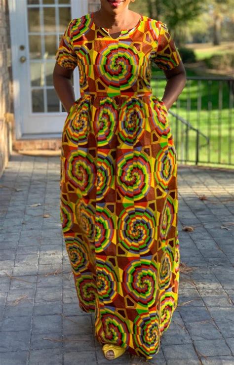 Hello afro cosmopolitan fashionistas, here are some ankara chitenge skirts and blouses to complete your wardrobe. Ankara Maxi Kleid | Etsy in 2020 | Maxi dress, Ankara maxi ...