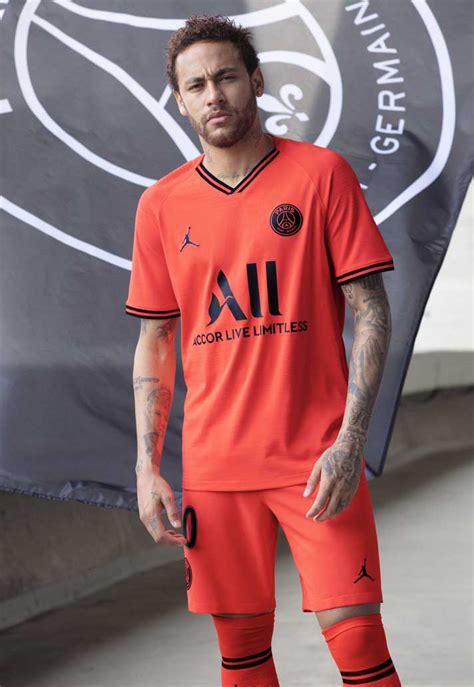 The kits are now available to buy! PSG & Jordan Opt For Infrared 2019-20 Away Jersey | GAFFER