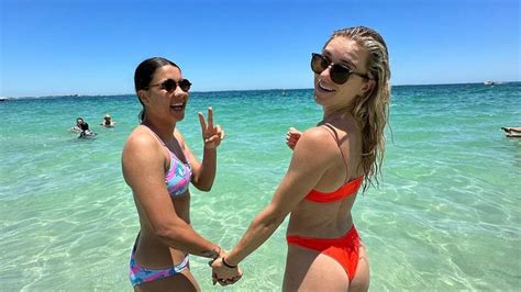 It S Getting Serious Touching Moment Sam Kerr S Girlfriend Kristie Mewis Greets The Matildas