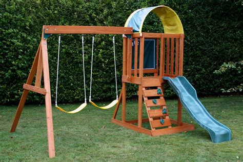 There are so many options to choose from, and it can be a lot to look through. swing set for small yard - Google Search | Small backyard ...