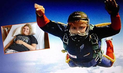 A Female Skydiver Has Survived From A 12000ft Plunge World News