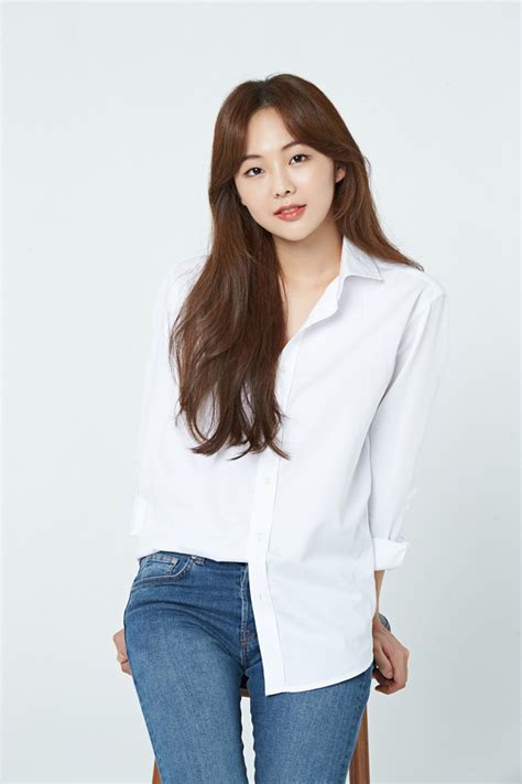Youth of may> premiers on may 3. » Geum Sae Rok