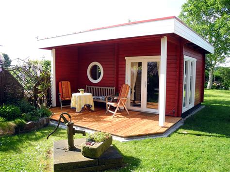 Check spelling or type a new query. Gartenhaus-Idylle in modernem Stil: Dieses schicke ...