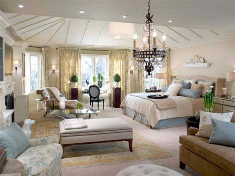Popular tv star and designer candice olson shows you how to create your dream bedroom written. 10 Divine Master Bedrooms by Candice Olson | HGTV