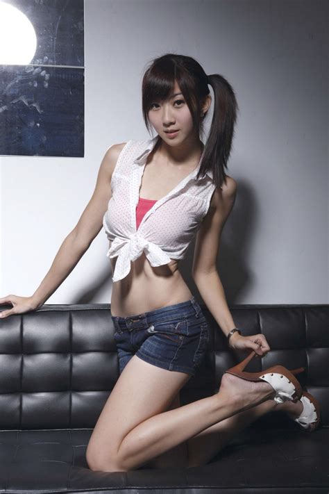Shen Angel Taiwanese Model Short Jeans Sexy Photo Special Collection
