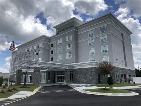 Holiday Inn Hotel And Suites Fayetteville W Fort Bragg Area An Ihg