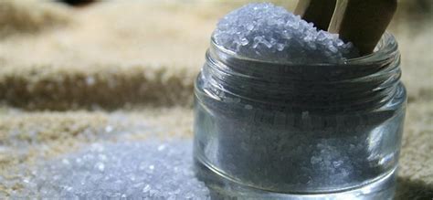 Lavendel in der provence keine andere pflanze wird so stark mit der provence in verbindung gebracht wie der lavendel. Lavendel Kosmetik | Dr. Schweikart Verlag