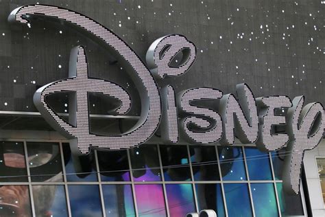 Disney Wins Bidding War For Fox Comcast Drops To Focus On Sky