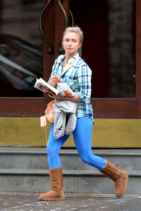 Worse For Wear Hayden Panettiere Caught Smoking And Ring Less In First