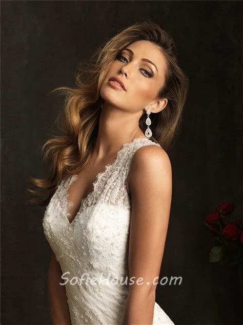 Classic Slim Mermaid V Neck Lace Beaded Wedding Dress With Open Back