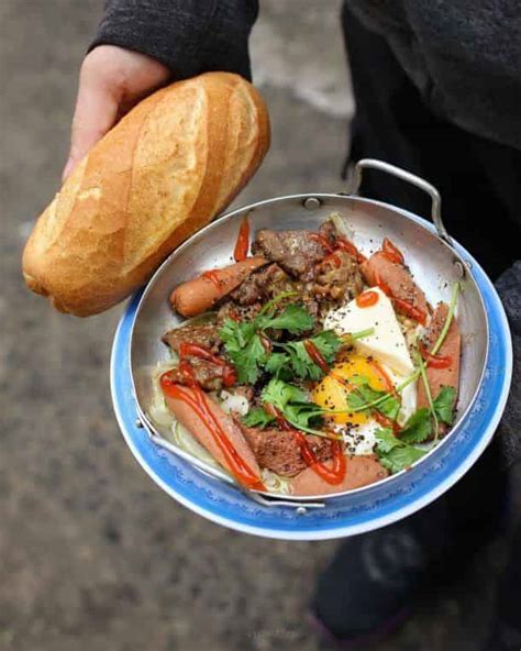 Bánh mì chảo sườn kho. BÁNH MÌ CHẢO THẬP CẨM XÍU MẠI CHO BỮA SÁNG | Grab VN