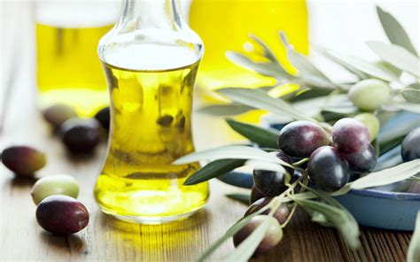 Jojoba oil has been a popular moisturizer for centuries. Benefits of Jojoba Oil - Organa Wellness Centre
