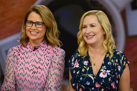 The Offices Angela Kinsey And Jenna Fischer Are Best Friend Goals