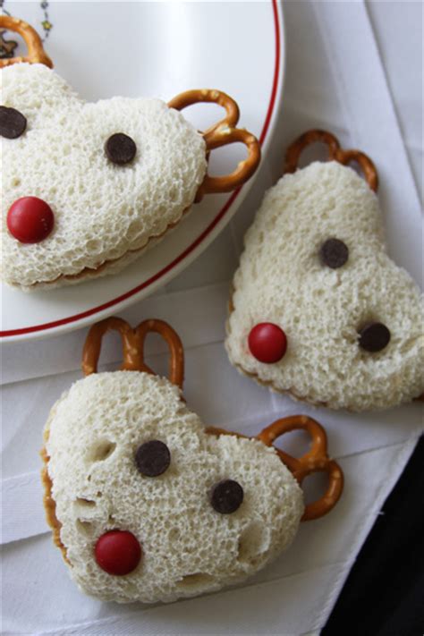 I dare you to make these recipes and not smile. Reindeer Sandwiches - Kid Friendly Holiday Lunch | A ...