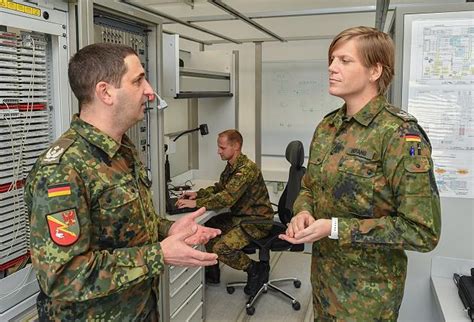 Dagmar bernardis su endlich ! Germania: transessuale diventa ufficiale dell'esercito
