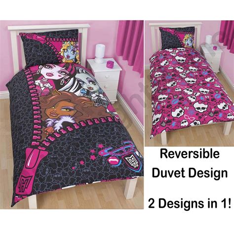 It is a reversible comforter, with one side featuring your favorite monster high characters and the other side featuring pattern of skulls with pink bows. Monster High Bedding set now only £20.95! (With images ...