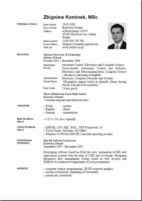 Se puede apreciar cómo cumple con el perfil porque indica su experiencia laboral más relevante al puesto. Curriculum Vitae Español | Modelos de curriculum vitae ...