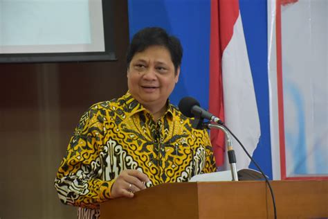 Revolusi pertanian ialah suatu perubahan besar yang berlaku secara mendadak. Menteri Perindustrian Republik Indonesia Beri Kuliah Umum ...