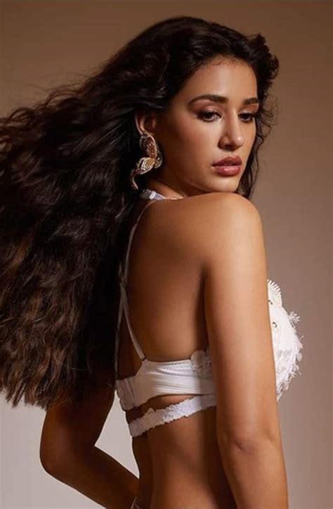 Disha Patani Oozes Oomph In Hot Bralette And Sexy Mini Skirt See Viral Photos