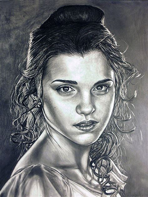 To get realistic results when drawing with pencils, start by drawing the form accurately. 40 Excellent Examples of Pencil Drawing | EntertainmentMesh