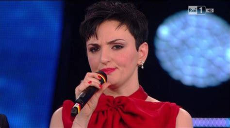 Che volete che vi dica , ma l'altra sera quando fazio ha pronunciato il nome di arisa , mi sono commosso davanti al piccolo schermo sia perchè aveva vinto. Arisa, polemica Sanremo 2020: preferita Giordana Angi