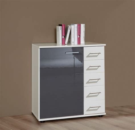 In the cabinet showroom all i can see is one door sample so you don't know what it's going to look like when that door is covering an entire ikea's high gloss are thermofoil wrapped two long sides and straight banded on top and bottom. Black gloss bedroom furniture ikea | Hawk Haven